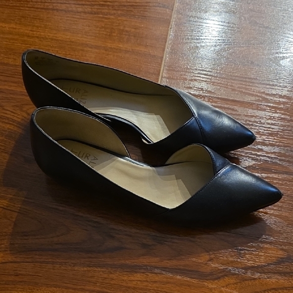 Naturalizer Black Women's Flats - Picture 3 of 6